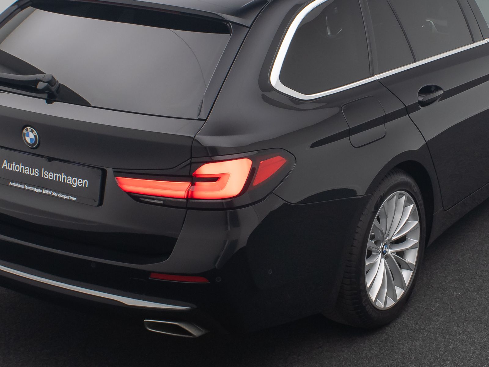 Fahrzeugabbildung BMW 520d Luxury Line DAB Kamera AHK 4xKlima Alarm