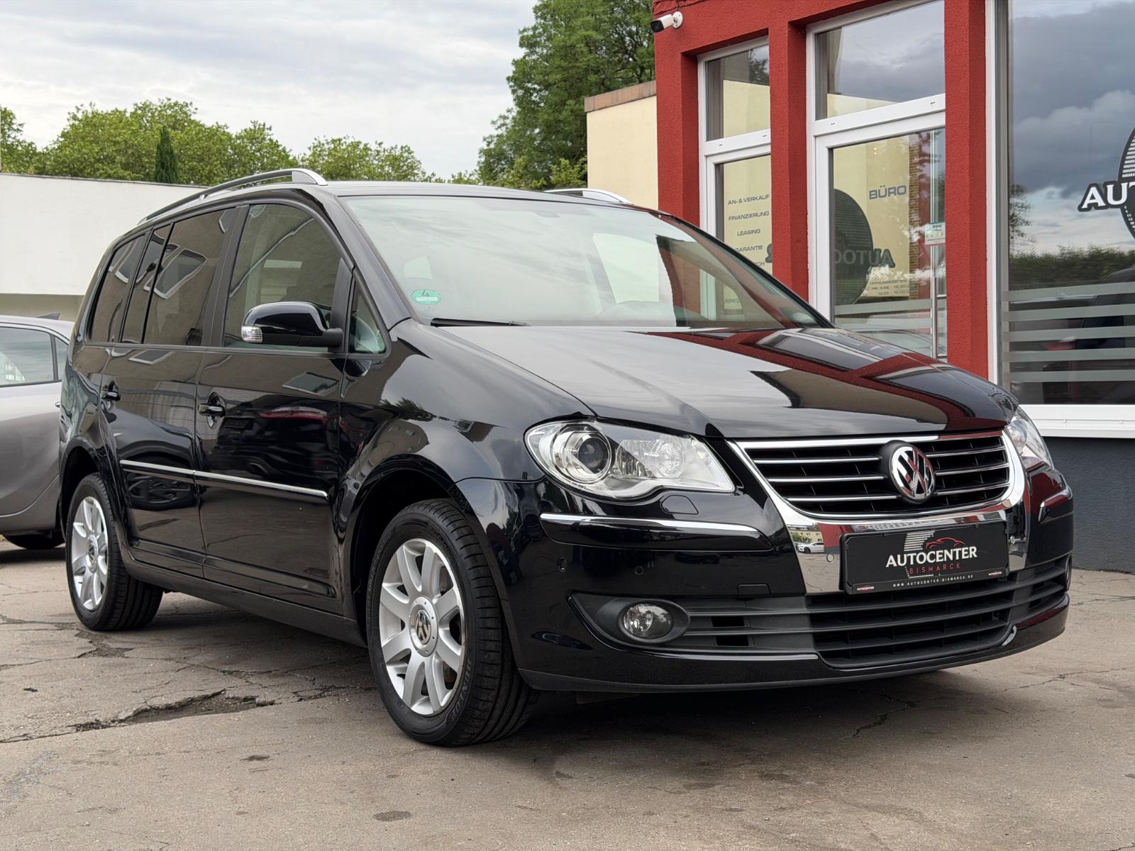 Volkswagen Touran Highline 7-SITZE/BI-XENON/AUS 1.HAND/