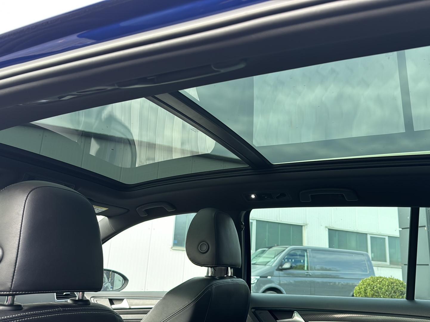 Volkswagen Golf VII R SW 300 ch 4Motion DSG • Toit pano • Dynaudio • ACC • DCC • Caméra • Cuir