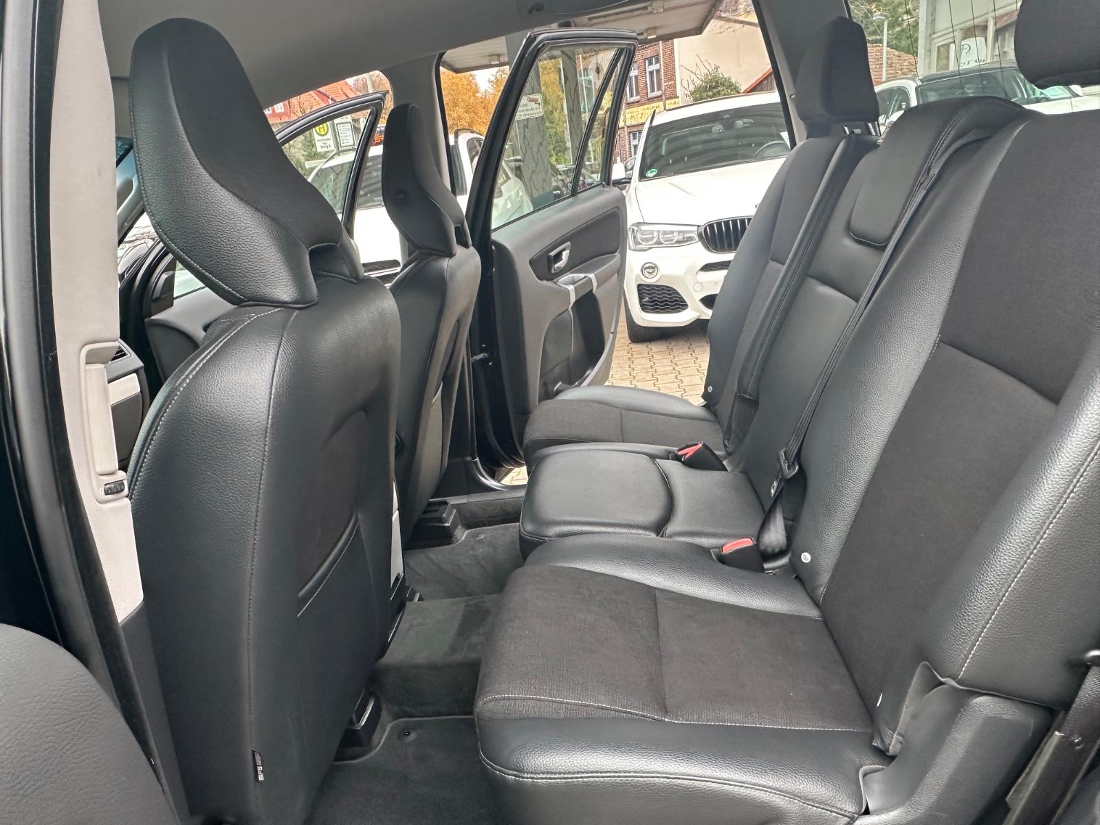 VOLVO XC90 D4 2.4 163ch KINETIC - 7 PLACES - BVA - CUIR - SIÈGES CHAUFFANTS - 1 PROPRIÉTAIRE