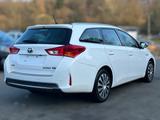 Toyota AURIS 1.8i BENZIN & HYBRID AUS 2. HAND - Toyota Auris mit Hybrid-Antrieb