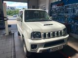 Suzuki Jimny Ranger Sondermodell 4x4 Allrad zuschaltbar - : Allradantrieb, Zuschaltbar