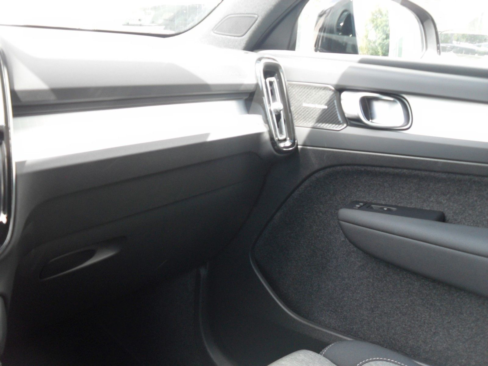 Fahrzeugabbildung Volvo XC 40 Plus Dark 2WD | 360°| Navi | NS