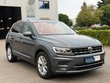 Volkswagen Tiguan Highline*Start-Stopp*4Motion*Garantie*AHK - VW Tiguan Gebrauchtwagen in Hamburg