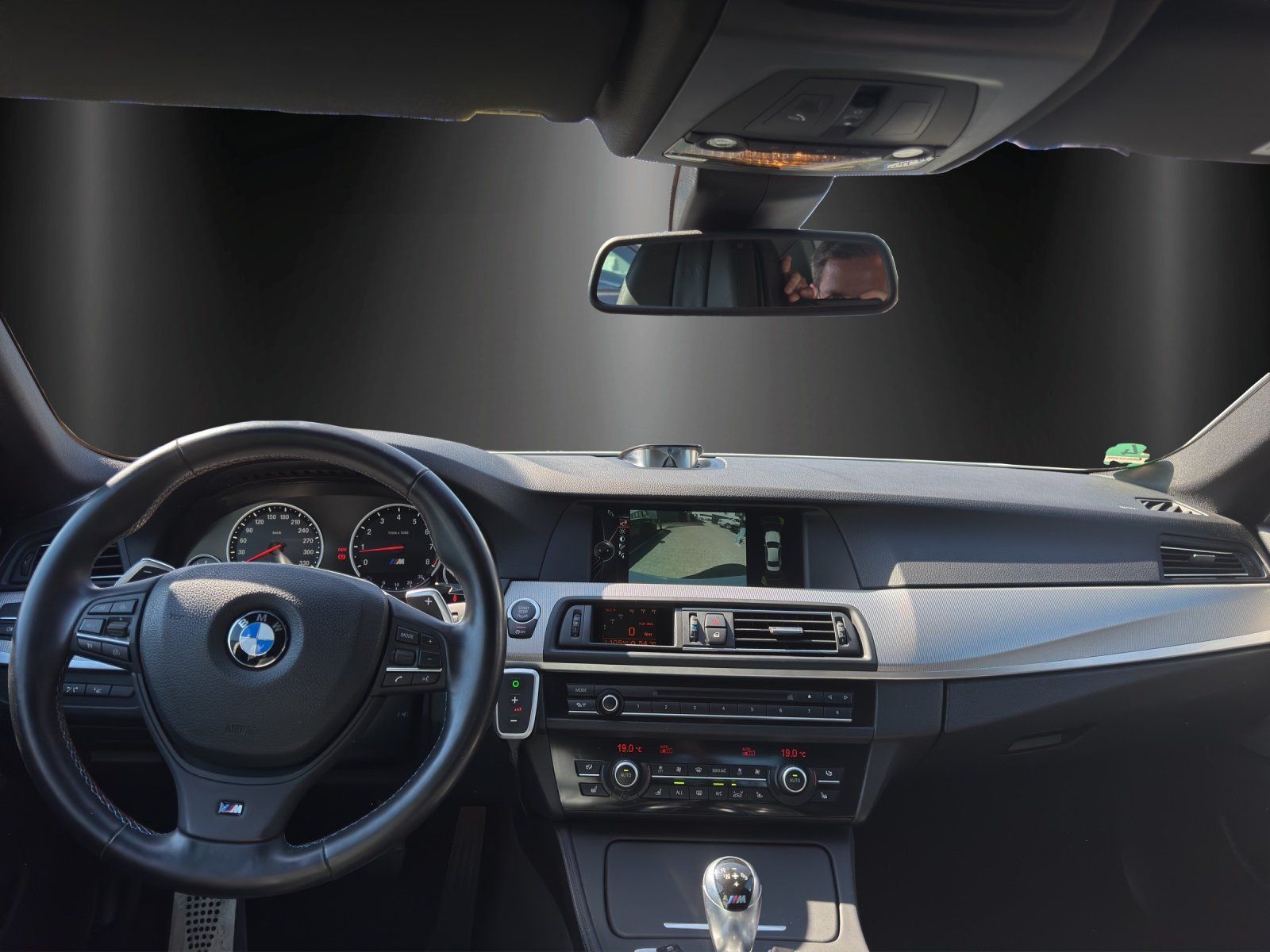 Fahrzeugabbildung BMW M5 4.4 V8 1. HAND/KW-Fahrwerk/Eventuri-Ansaugung
