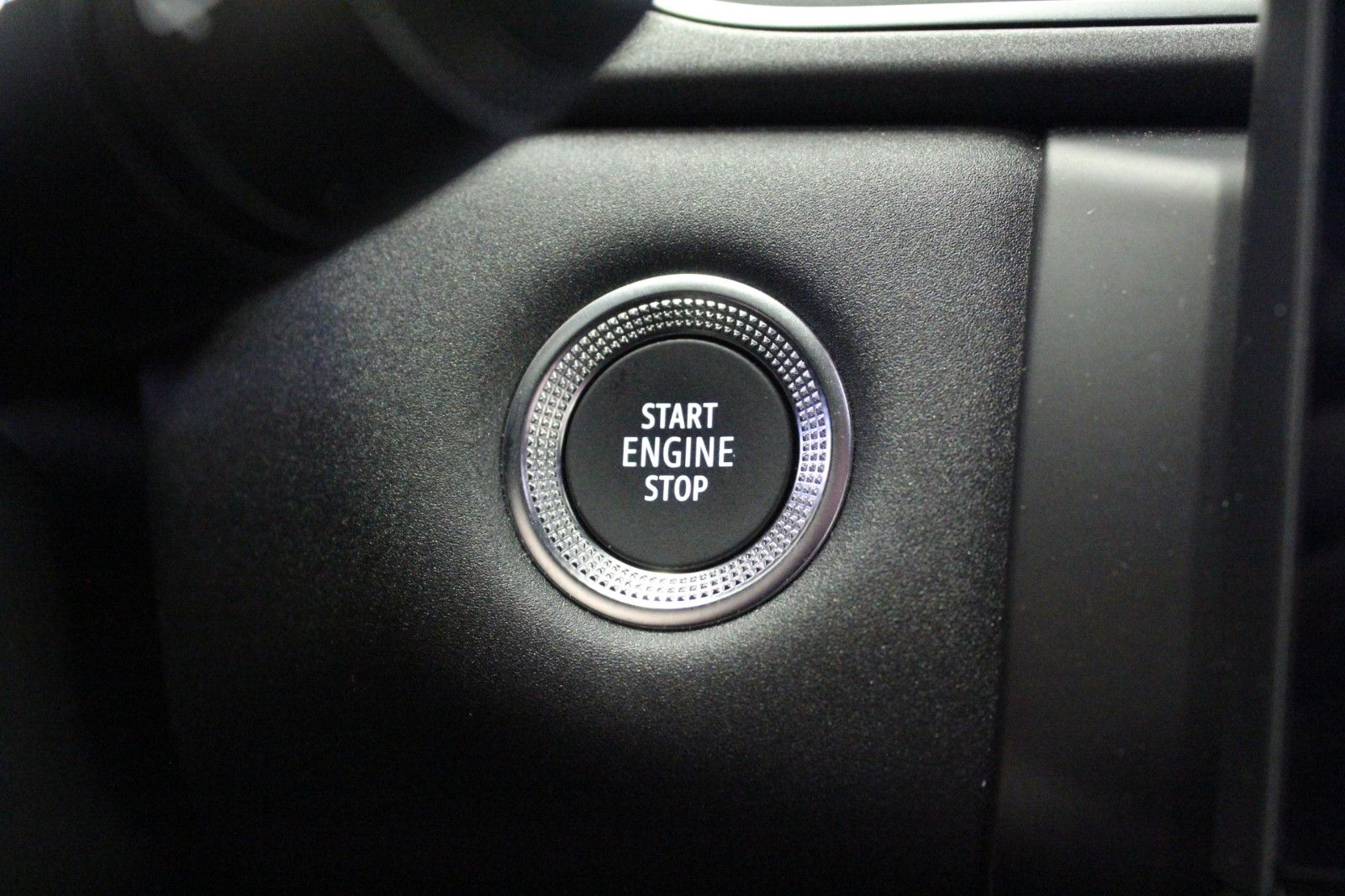 Fahrzeugabbildung Renault Captur Mild Hybrid 160 EDC Techno *Ganzjahresrei