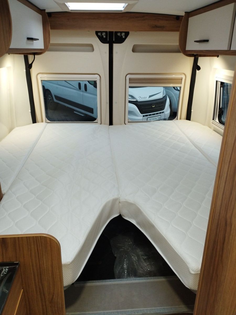 Fahrzeugabbildung Karmann Dexter DE 600 Markise, Captain-Chair-Sitze