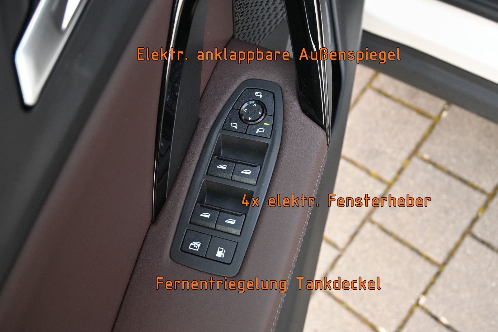 Fahrzeugabbildung BMW X1 xDrive25e Aut. °AHK°HEAD-UP°360°-KAM°MEMORY°