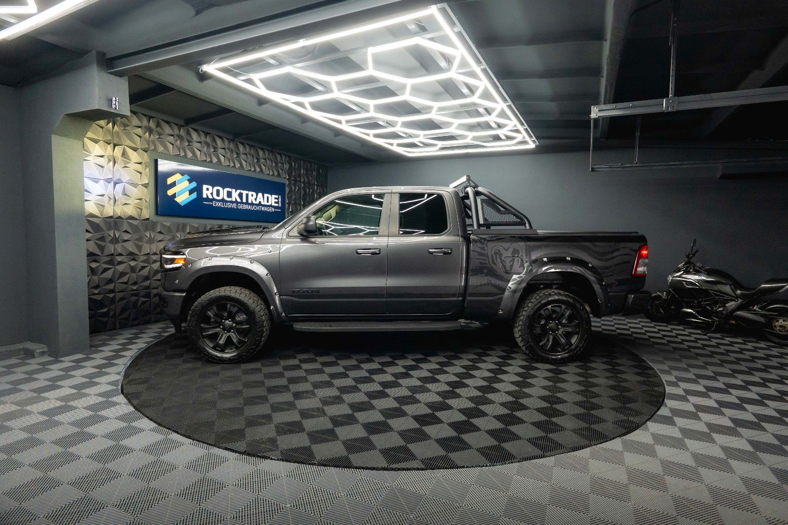 Fahrzeugabbildung Dodge RAM 5.7 V8 HEMI 4x4 OFFROAD LONGBED Limited LED