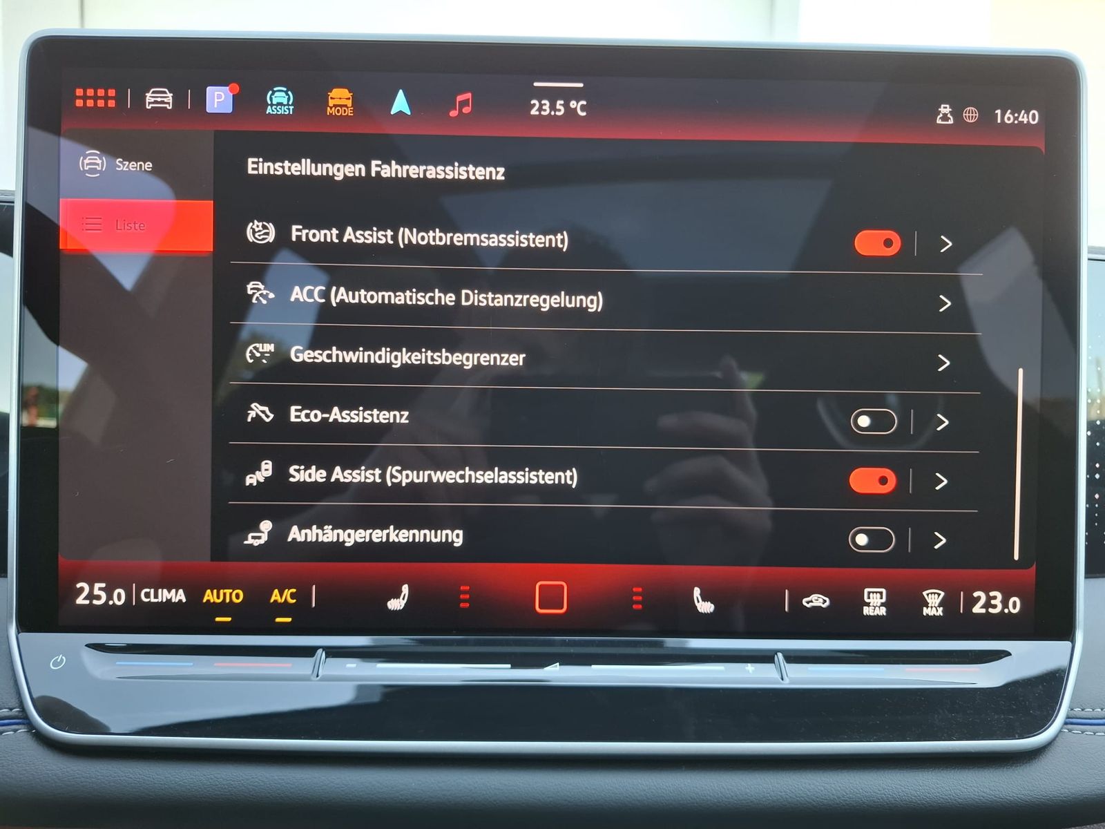 Fahrzeugabbildung Volkswagen Tiguan 2.0 TDI 4M R-Line BLACK*PAN*HK*AHK*MATRIX