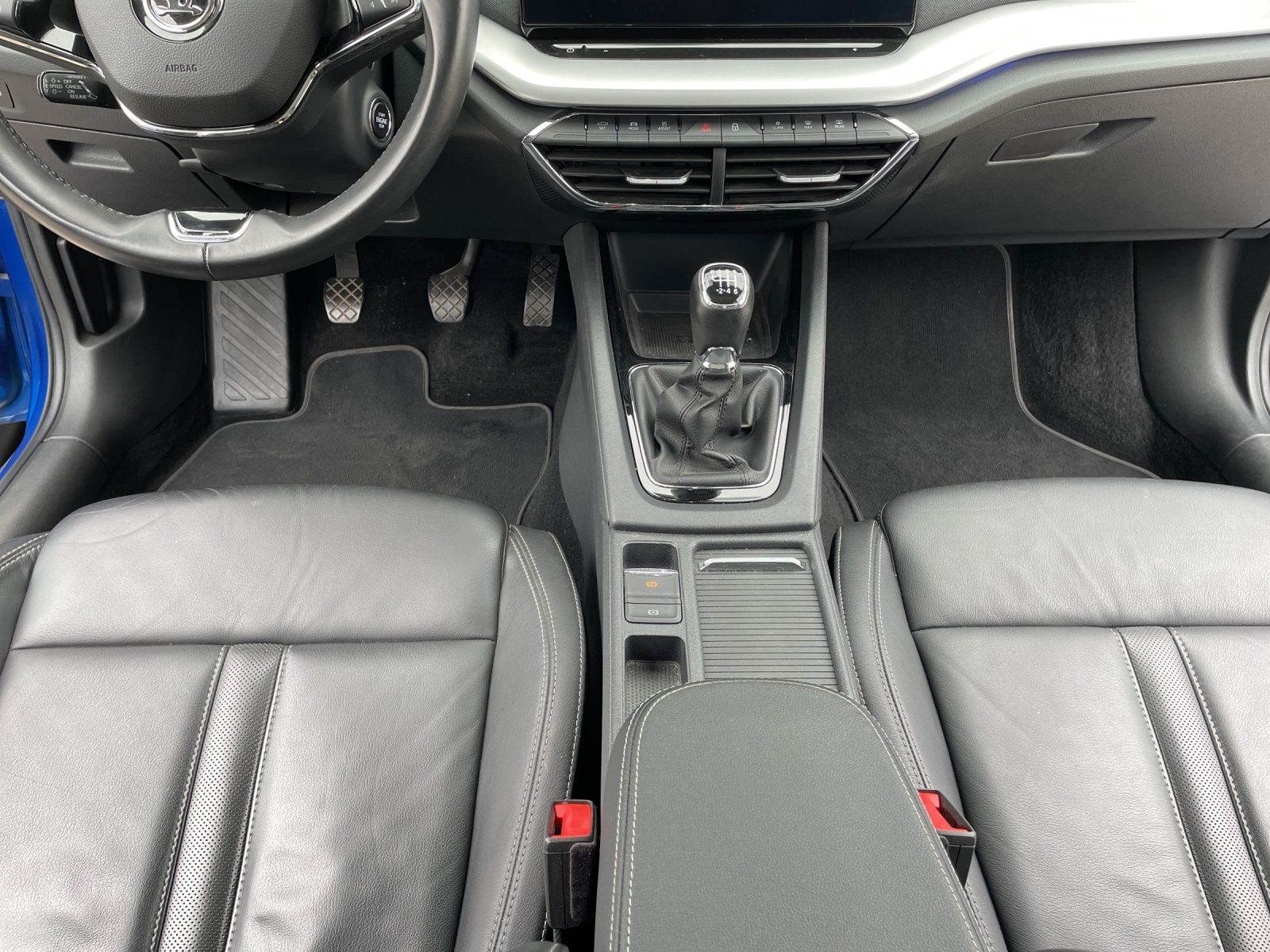 Fahrzeugabbildung SKODA Octavia Combi TSI Style Matrix Navi Pano HUD Led