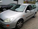 Ford Focus Turnier Ghia aus 1 Hand Tuev neu - Ford Focus aus 2000: Kombi