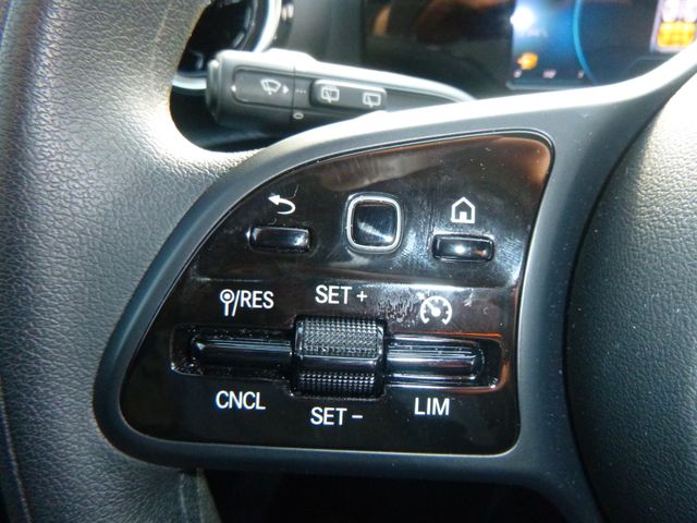 Fahrzeugabbildung Mercedes-Benz CLA 180 Shooting Brake >AUT/NAV/SHZ