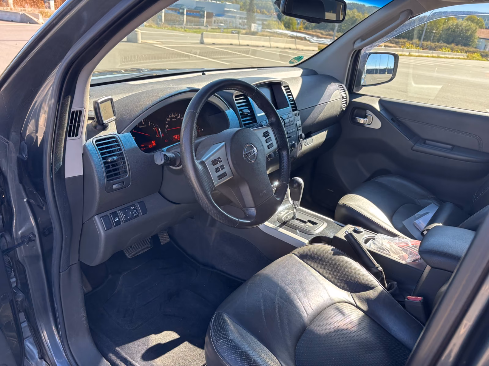 Nissan Pathfinder 3.0 dCi LE | 231 ch | BVA | 7 places | Bose | Toit ouvrant | Cuir chauffant à mémoire | Attelage amovible