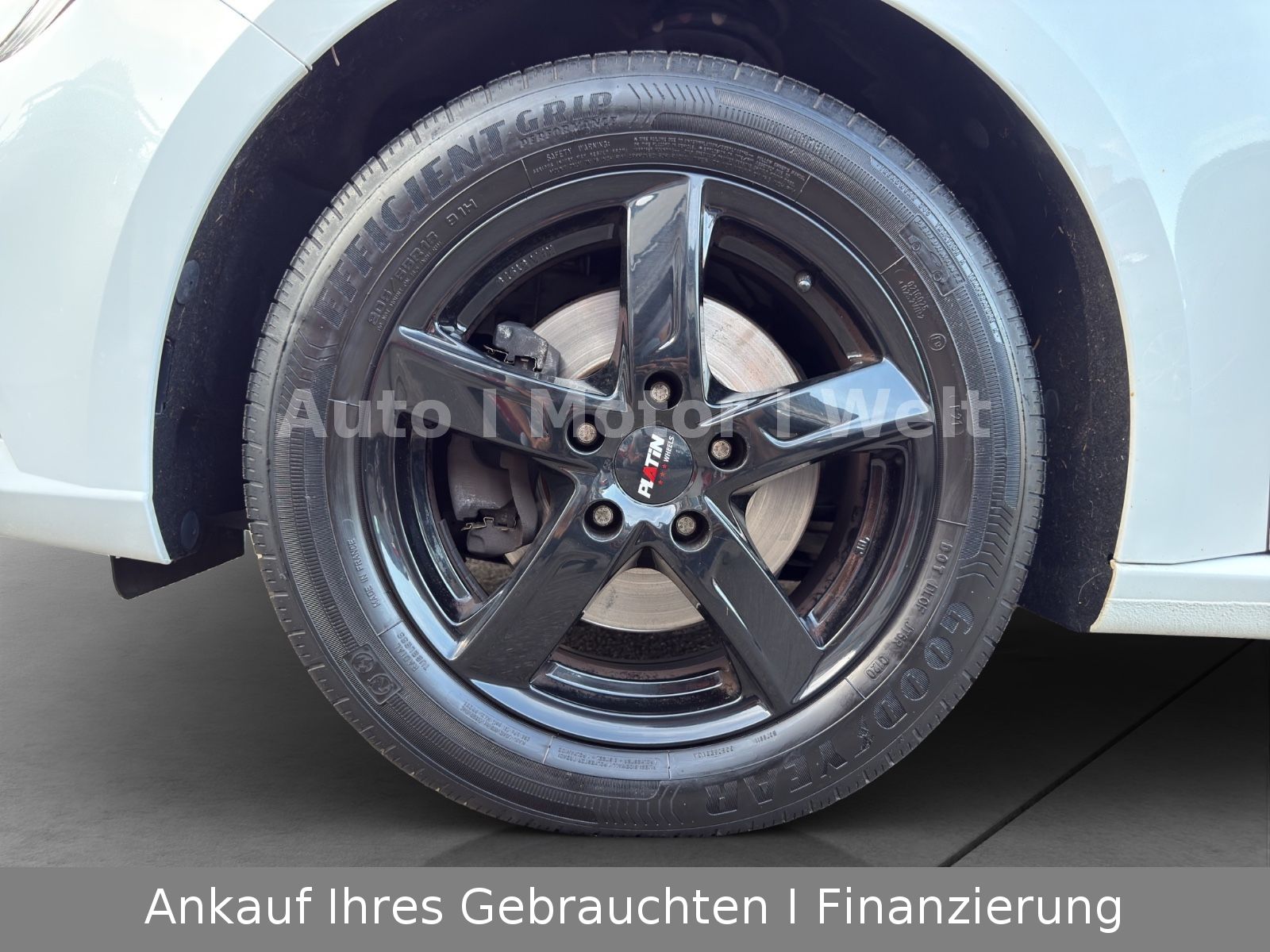 Fahrzeugabbildung Renault Megane IV Grandtour Limited 1.Hand SHZ/ALU/TMPMT