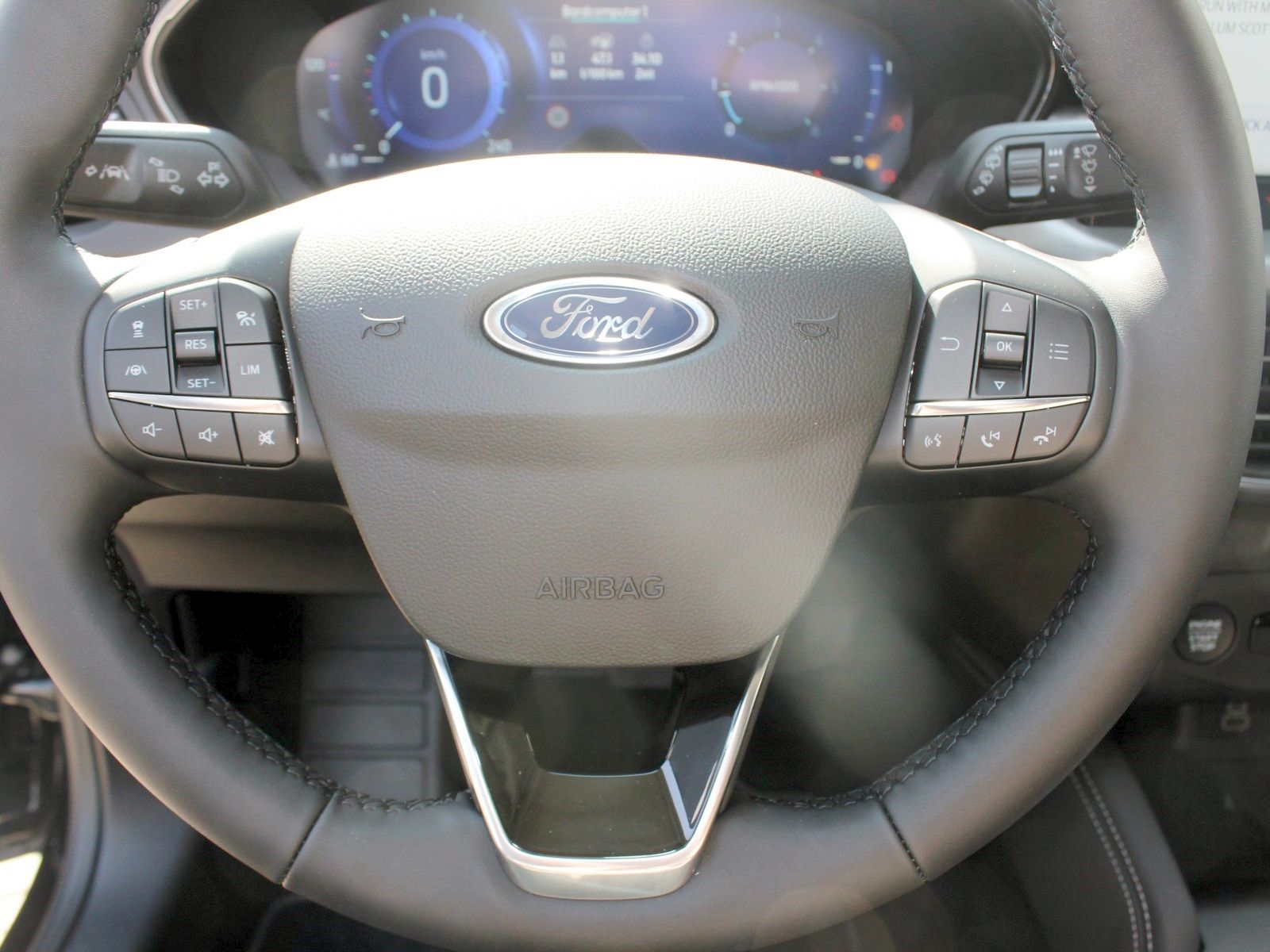 Fahrzeugabbildung Ford Focus Titanium X 1,5 EcoBlue