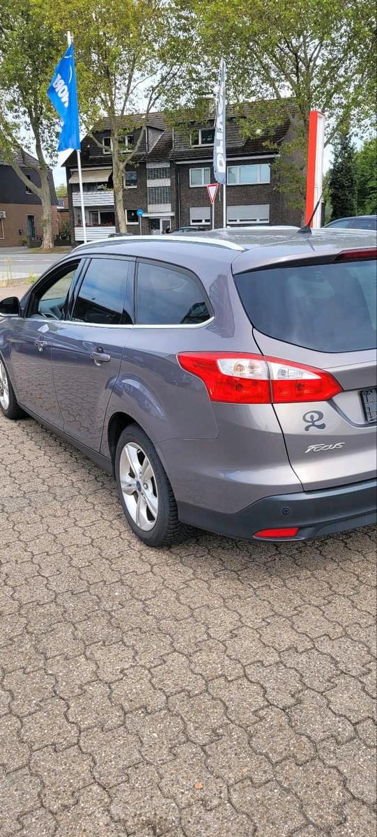 Ford Focus 2012 — photo 15