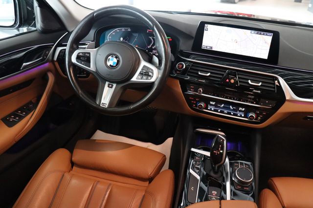 Fahrzeugabbildung BMW 530 d xDrive Sport Line|1HAND|VIRTUAL|LED|KAMERA