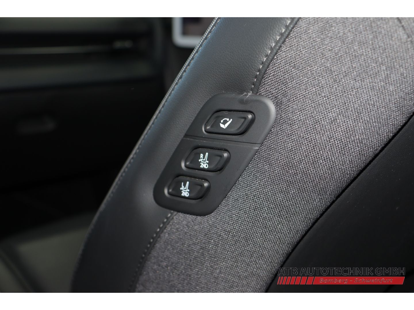 Fahrzeugabbildung Hyundai IONIQ 5 77,4 kWh UNIQ 4WD 97,7% SOH HUD El. Fond