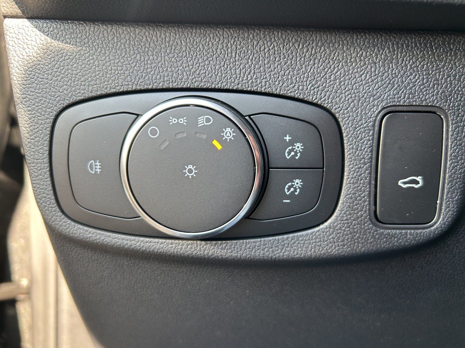 Fahrzeugabbildung Ford Focus Titanium X Winter P. B&O e.Call LM 17Z LED