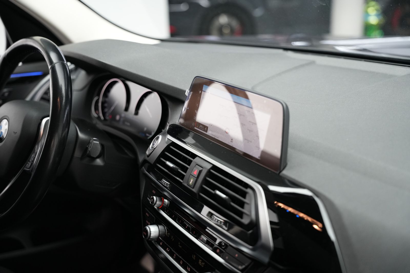 Fahrzeugabbildung BMW X3 xDrive 20 d xLine *Shadow-Line*LED*Leder*SHZ