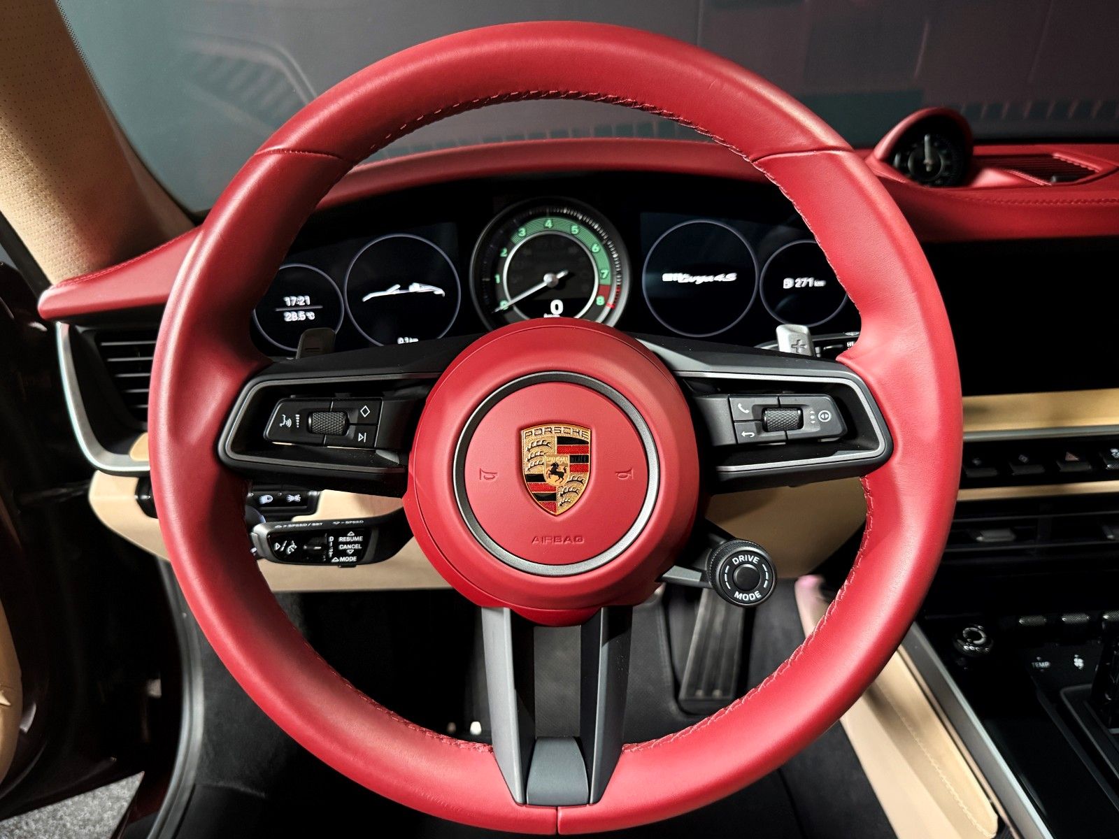 Fahrzeugabbildung Porsche 911 Targa 4 S Heritage + Lift + Approved + PCCB