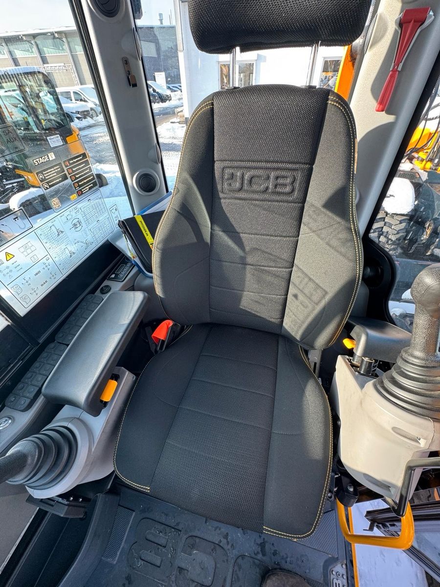 Fahrzeugabbildung JCB Hydradig / Skid-Steer-Aufnahme / nur 375h / 2024