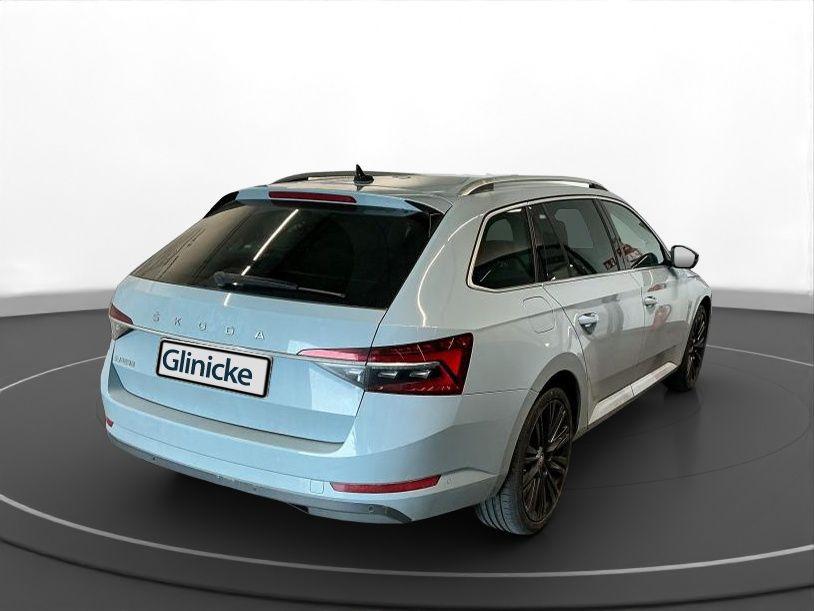Skoda Superb Combi 2.0 TDI Style AHK LED LM 19" Navi 3