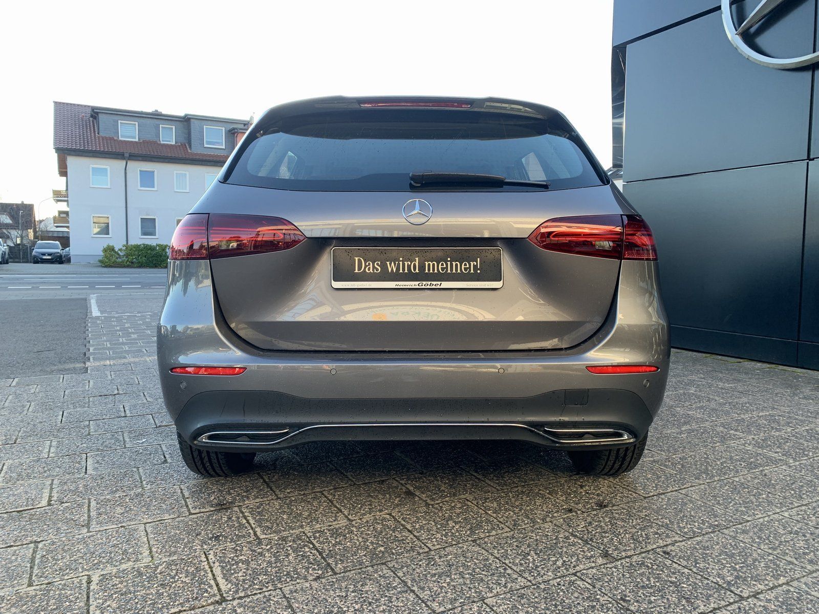 Fahrzeugabbildung Mercedes-Benz B 180