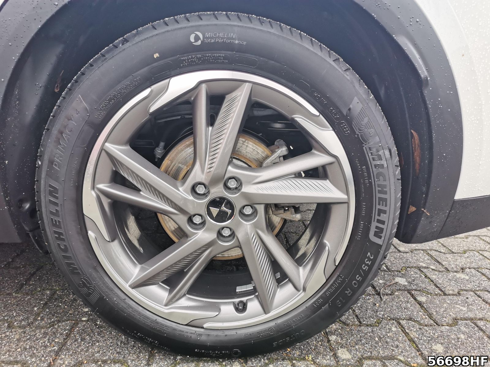 Fahrzeugabbildung DS Automobiles DS7 Crossback Hybrid 4x4, Rivoli
