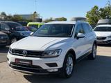 Volkswagen Tiguan Highline BMT/Start-Stopp 4Motion DSG - Volkswagen: 4motion
