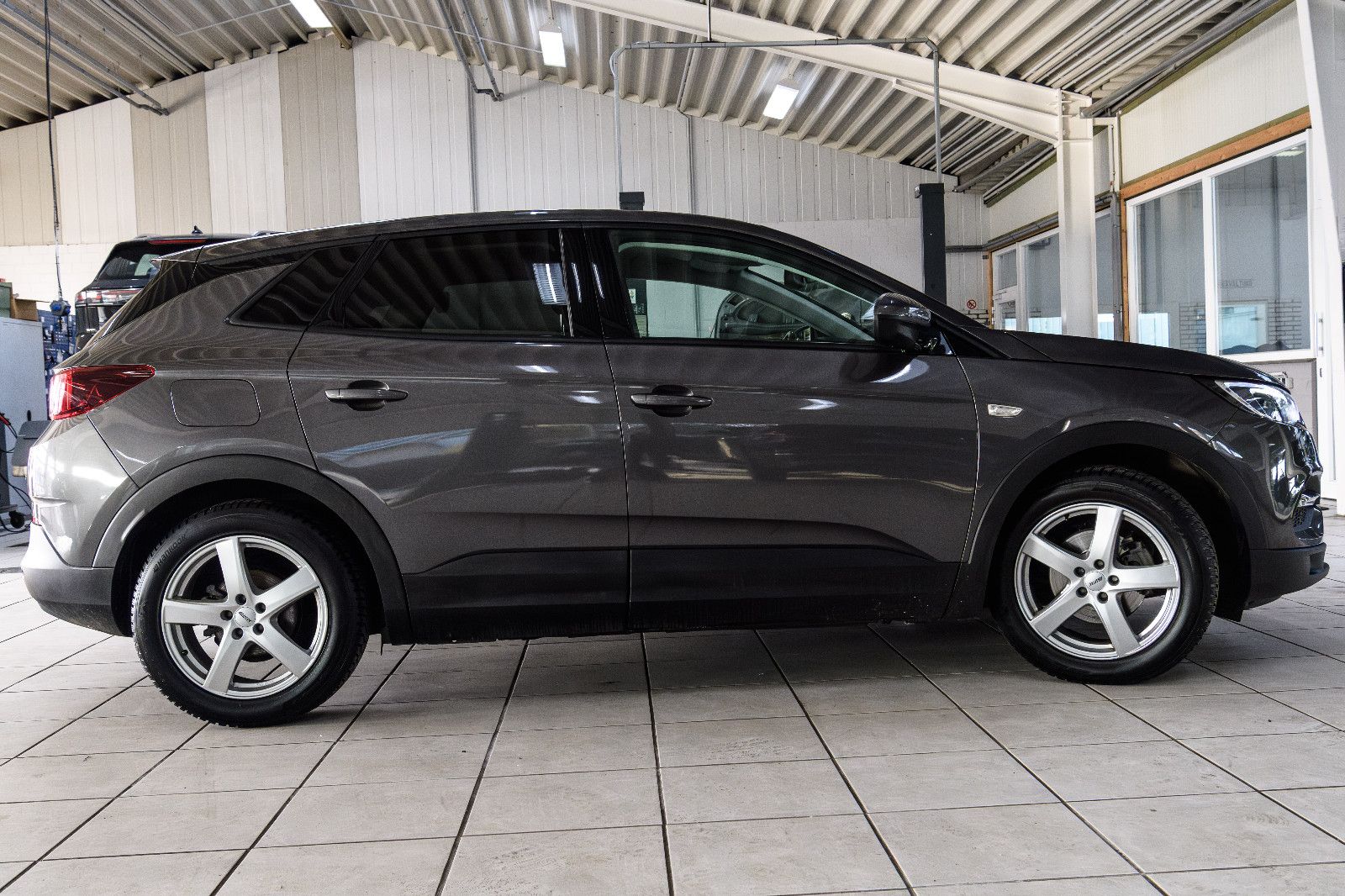 Fahrzeugabbildung Opel Grandland X /Navi+AHK+LED+Grip-Control+SH