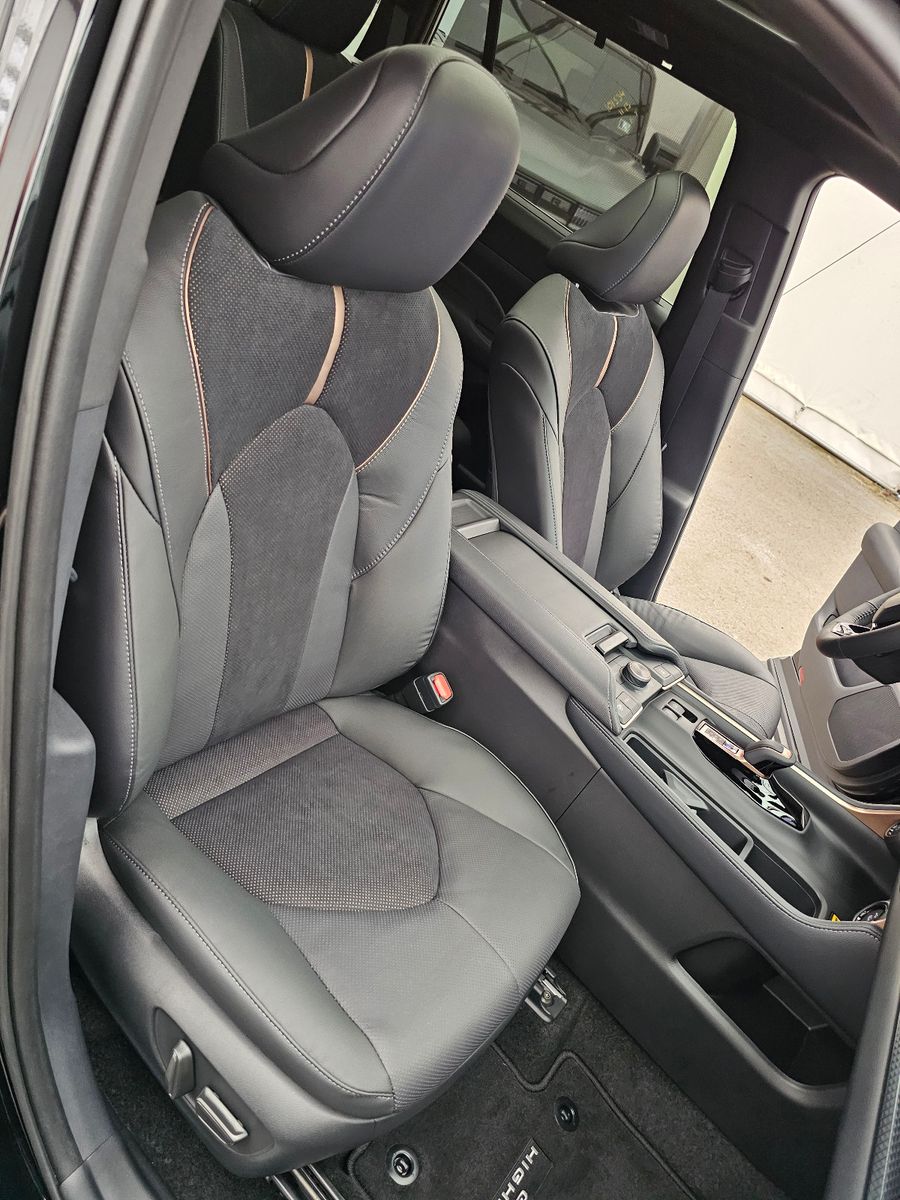 Fahrzeugabbildung Toyota GRAND Platinum Max T1: 68.000 EURO Stock !!!
