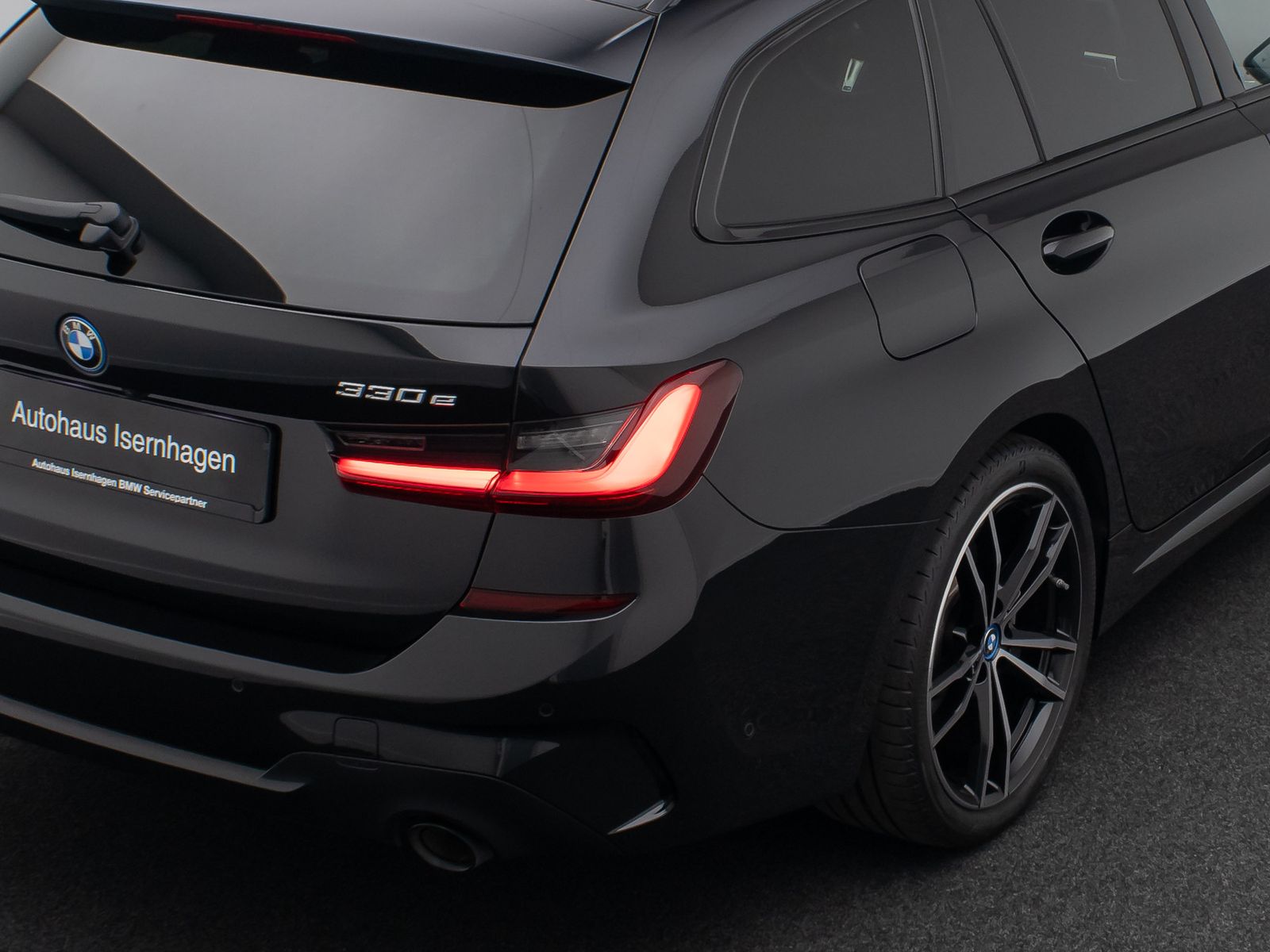 Fahrzeugabbildung BMW 330e xD M Sport DAB Laser 360°Alarm AHK HiFi 19"