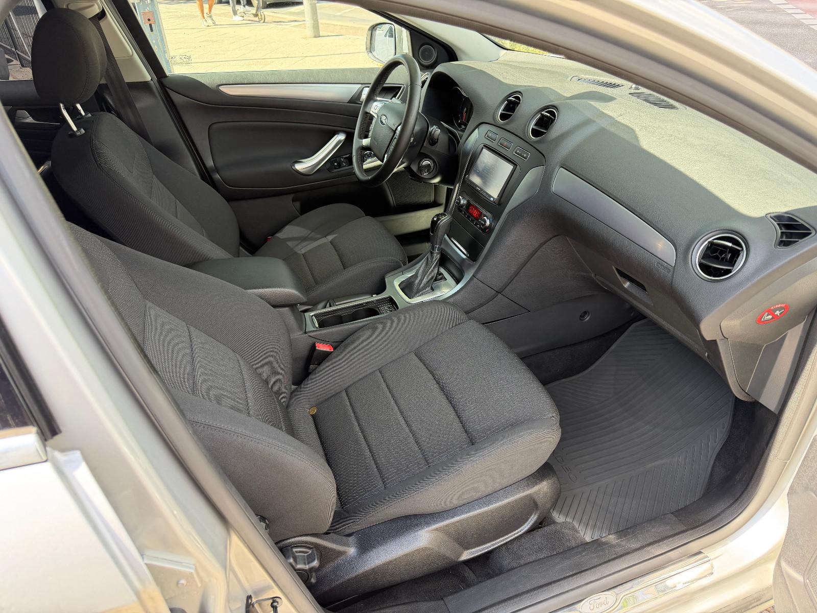 Ford Mondeo 2012 — photo 19