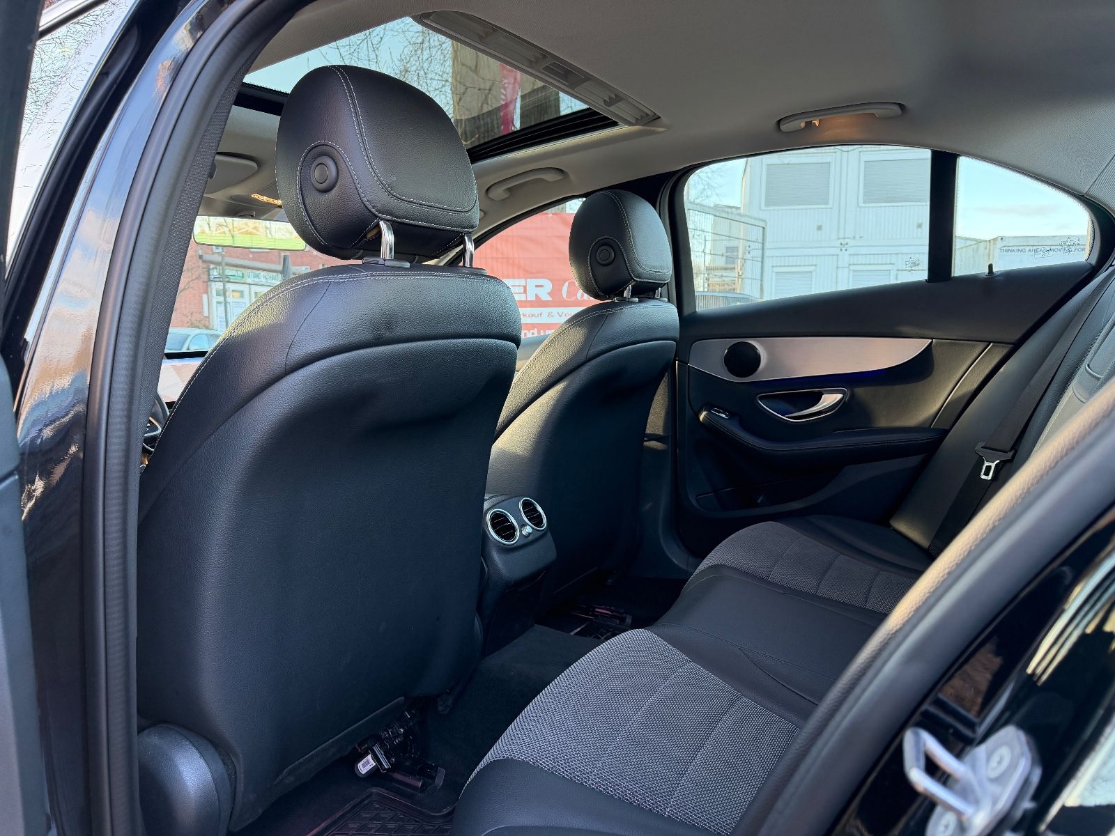 Fahrzeugabbildung Mercedes-Benz C 200 Lim. Avantgarde*SCHIEBEDACH*LED*ACC*TEILLE