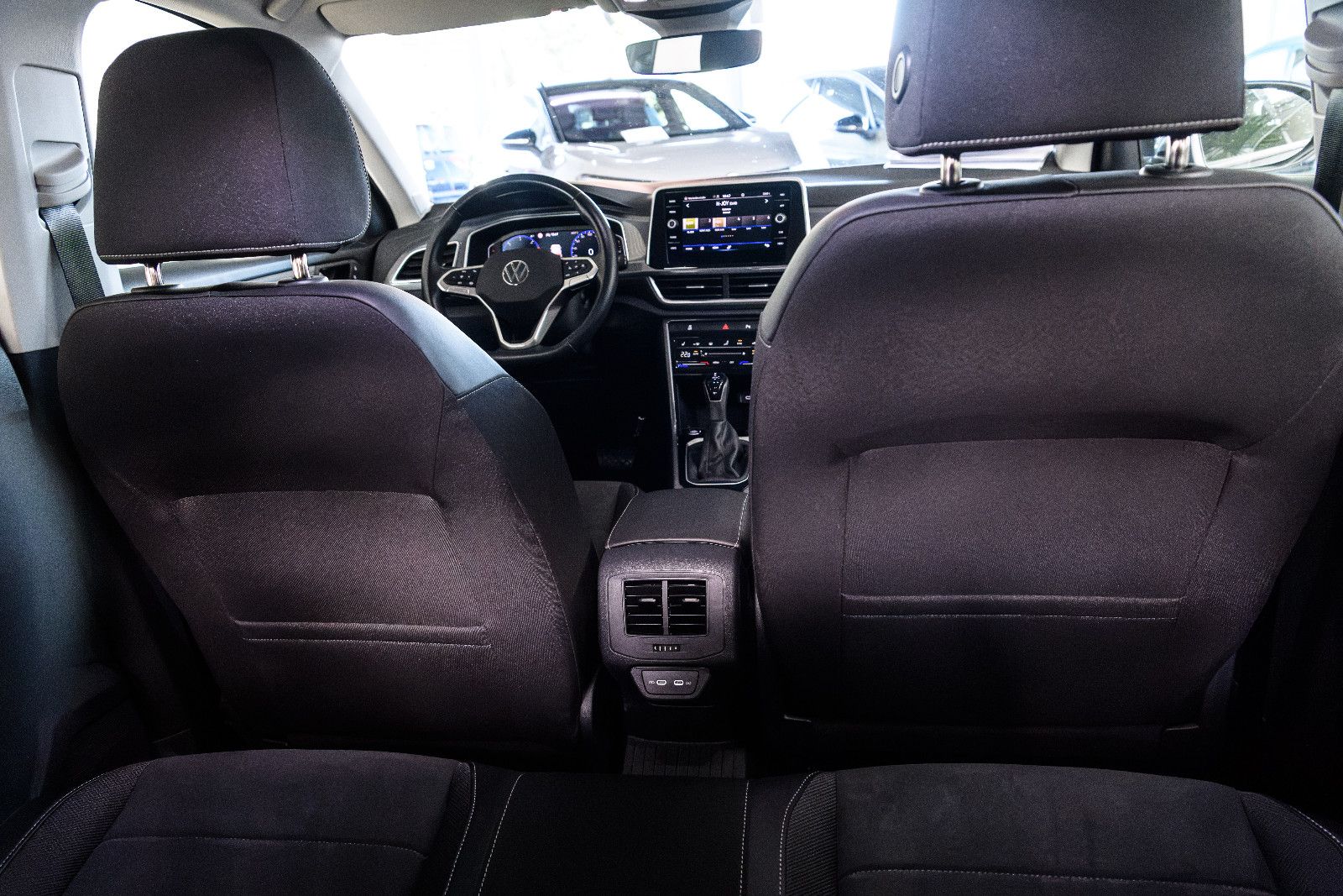 Fahrzeugabbildung Volkswagen T-Roc Style 2.0l TDI DSG + Navi + ACC + Keyless