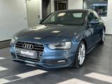 Audi A4 Lim. S line Sportpaket / plus*PDC*Kamera*SHZ* - Audi A4: Blau, Teilleder
