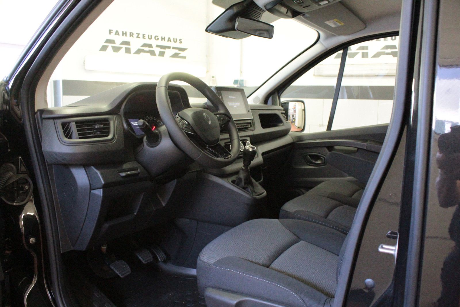 Fahrzeugabbildung Renault Trafic Dci 150 Grdt Evolution *Rollstuhlrampe*