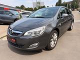 Opel Astra J Sports Tourer 150 Jahre Opel - Opel Astra 150 jahre mit Benzin-Antrieb