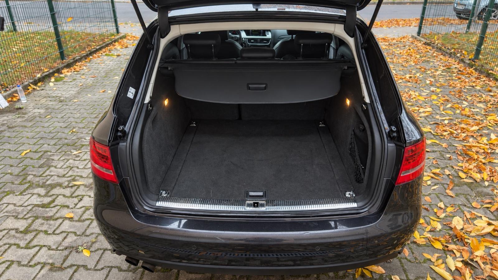 Audi A4 2009 — photo 32