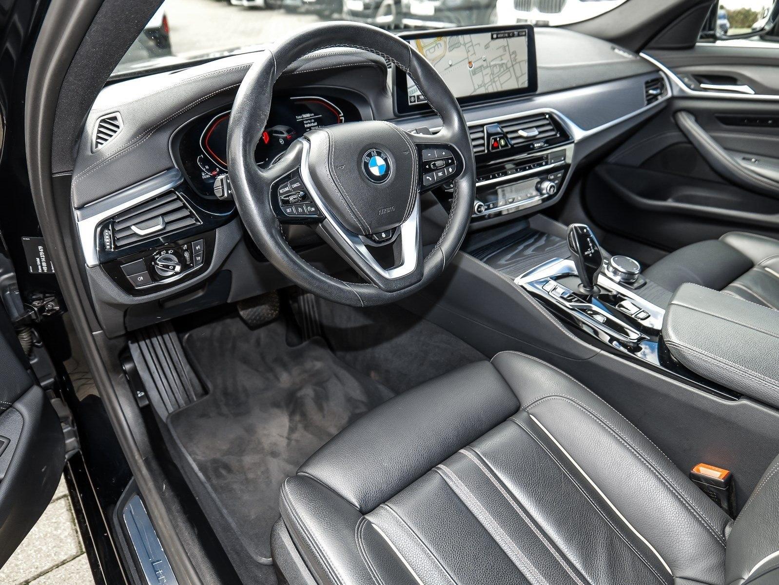 BMW 530d Touring Luxury Line HUD PANO RFK NAVI DAB
