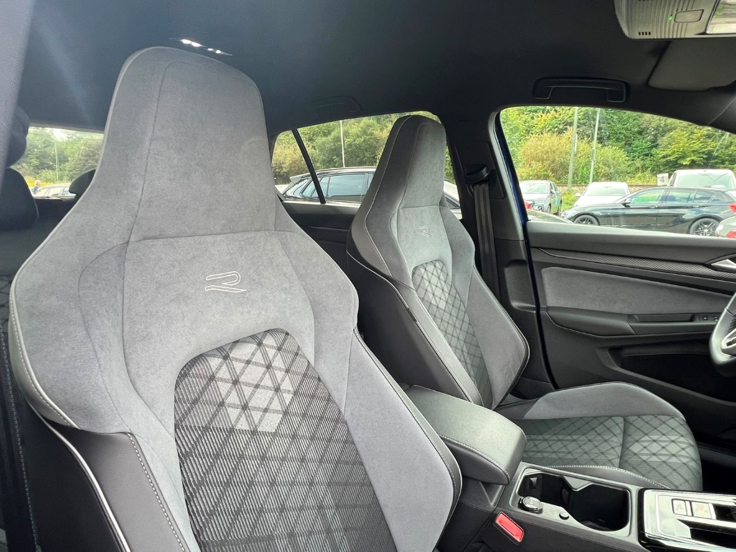Golf 1.5eTSI R-Line AHK*ASSIST*H&K*BUSINESS*1HD!