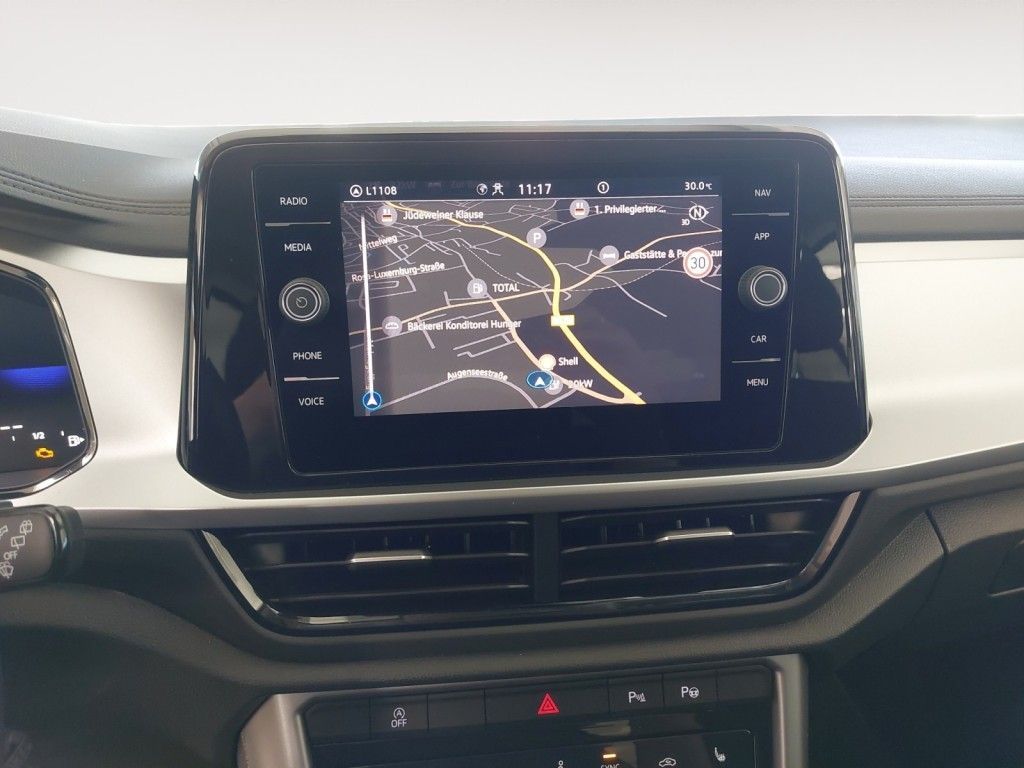 Fahrzeugabbildung Volkswagen T-Roc 1.5 TSI Life AHZV Standheizung