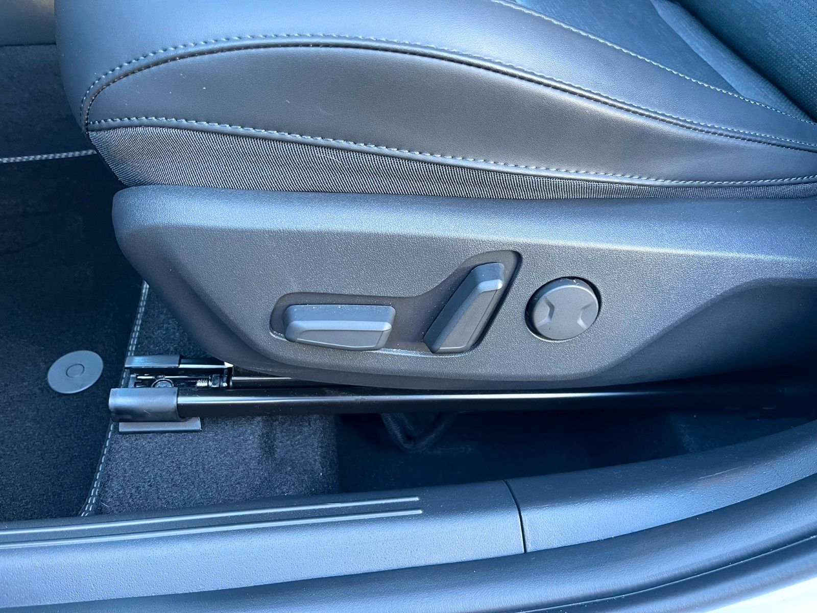 Fahrzeugabbildung Kia Niro Plug-in Hybrid Spirit AHK Komfort Technik