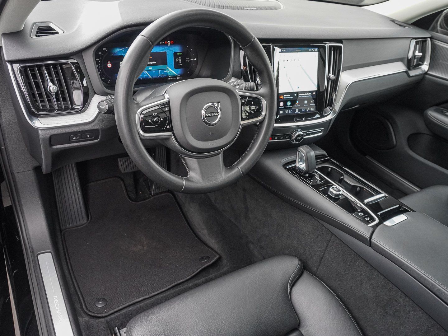 Volvo V60 T6 AWD Plus Dark Plug-in Hybrid PANO AHK H&K foto 10