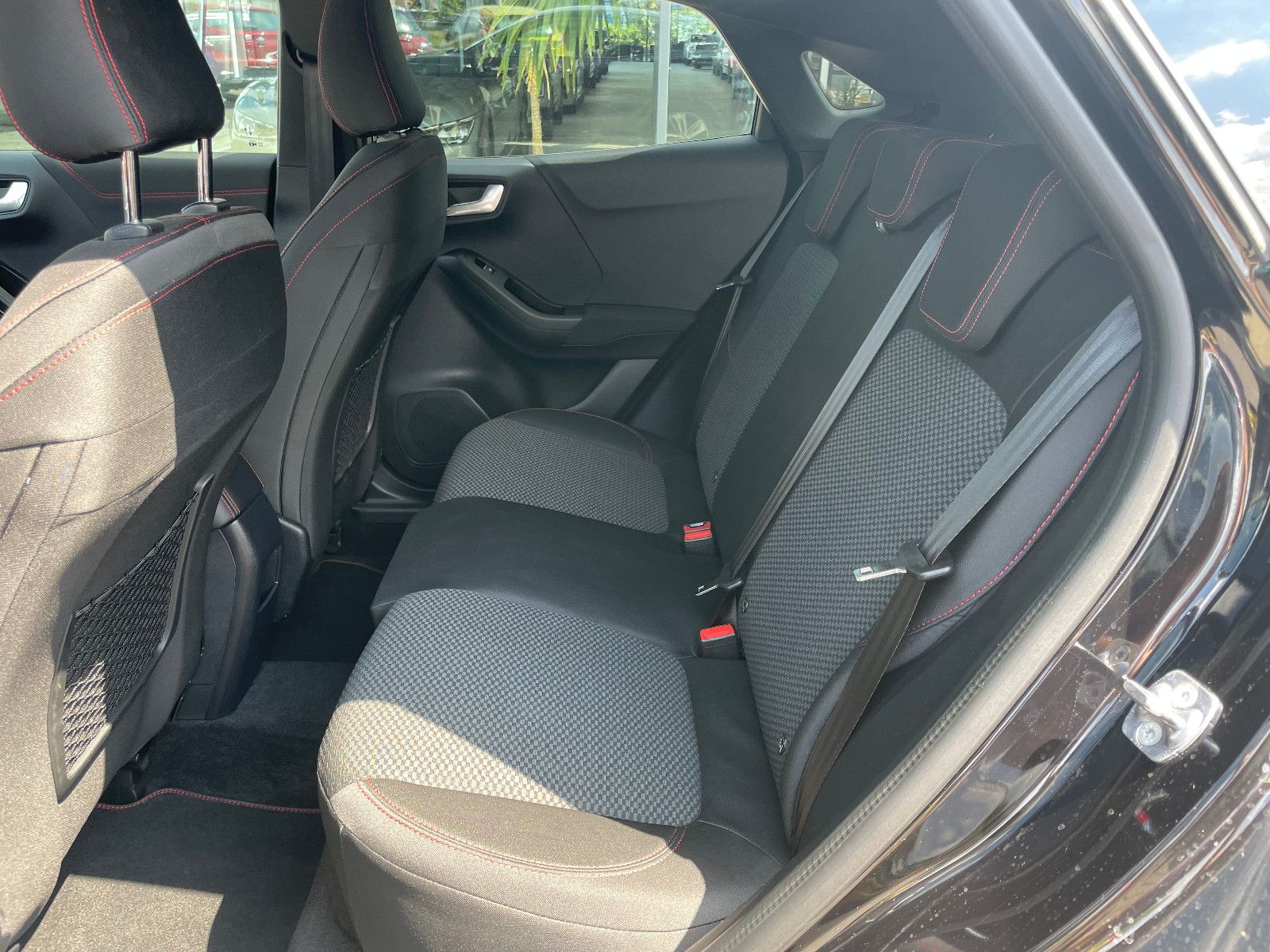 Fahrzeugabbildung Ford Puma ST-Line Verkehrsz., Navi, Winterpaket, DAB