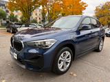 BMW X1 xDrive 25e Advan AUT~Navi~PDC~Carpl~DAB - mit Hybrid-Antrieb: Blau, Plug-In Hybrid, Geländewagen