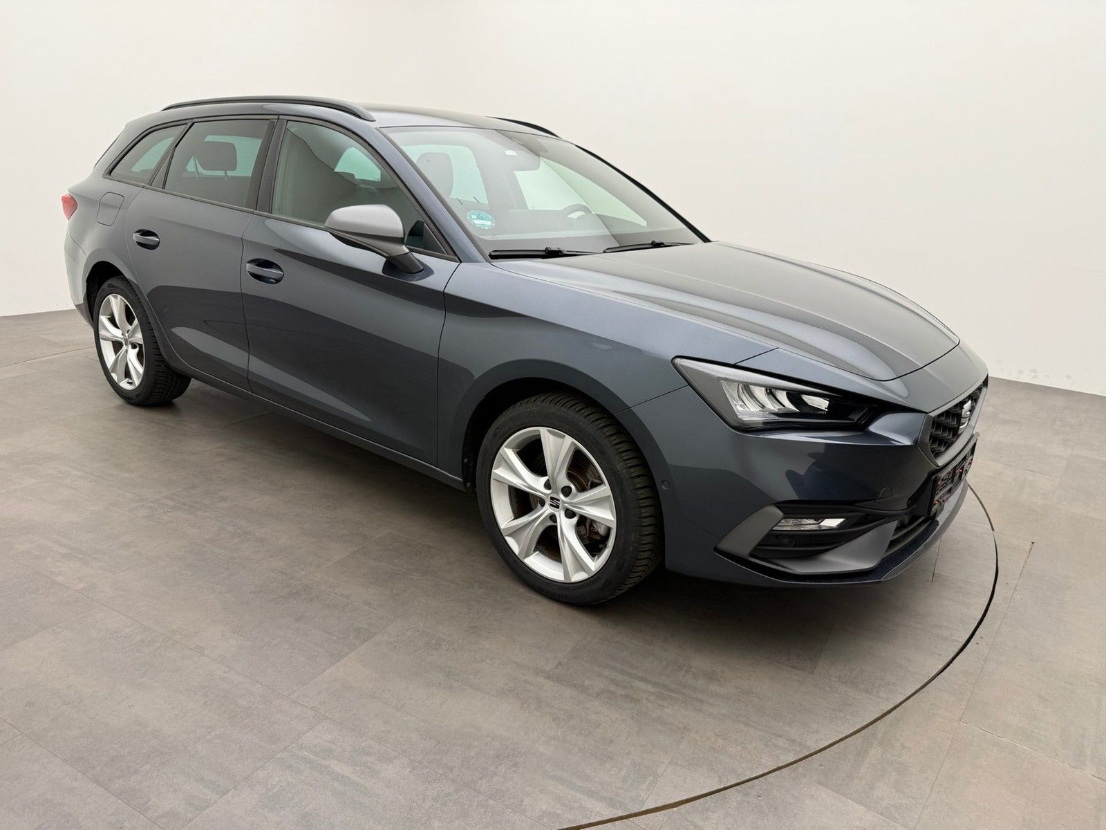 Seat Leon Sportstourer 1.5 eHybrid DSG FR VisionKessy imagem 2