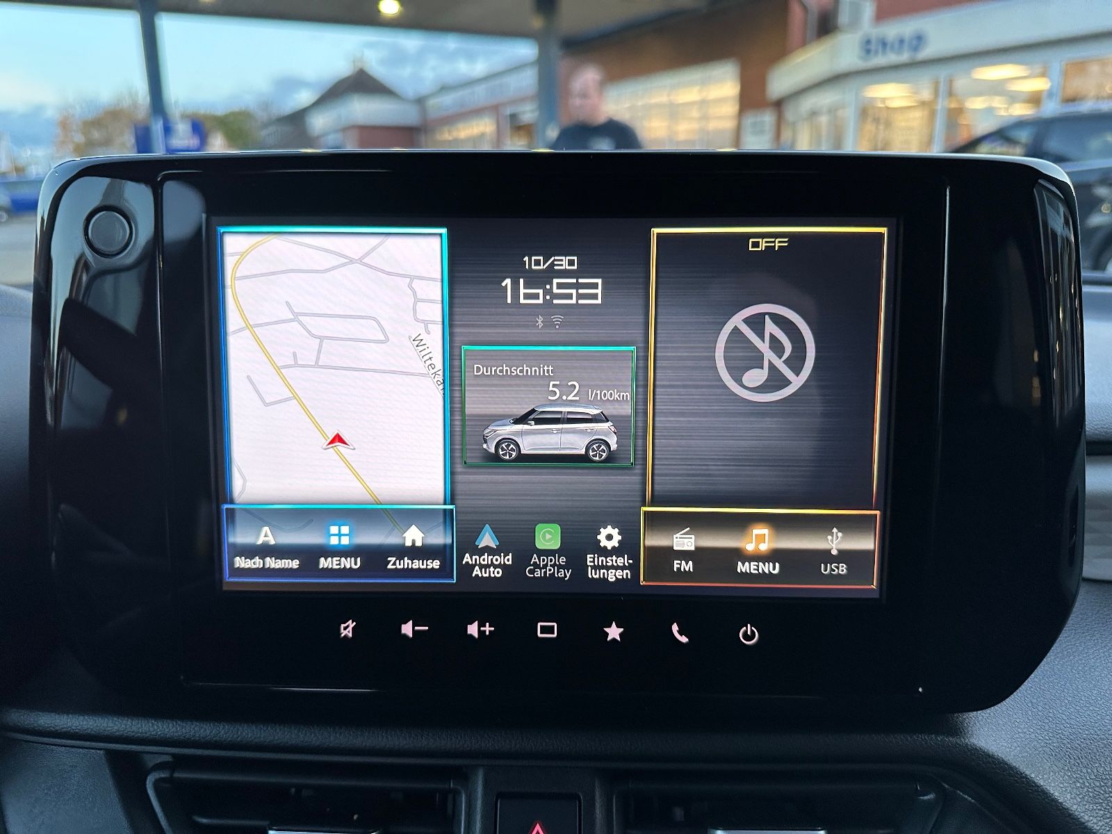 Fahrzeugabbildung Suzuki Swift 1.2 Dualjet Hybrid Comfort+ ACC/Navi/LED